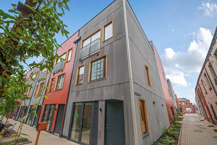 4 Bedroom Town House To Rent In Cotton Street, Kelham Island, Sheffield, S3