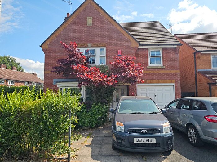 4 Bedroom Detached House For Sale In Oakcliffe Road, Manchester, M23