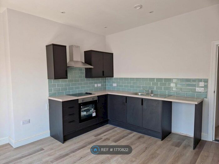 1 Bedroom Flat To Rent In Undercliff Road West, Felixstowe, IP11