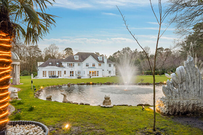 7 Bedroom Detached House For Sale In Byfleet Road, Cobham, KT11