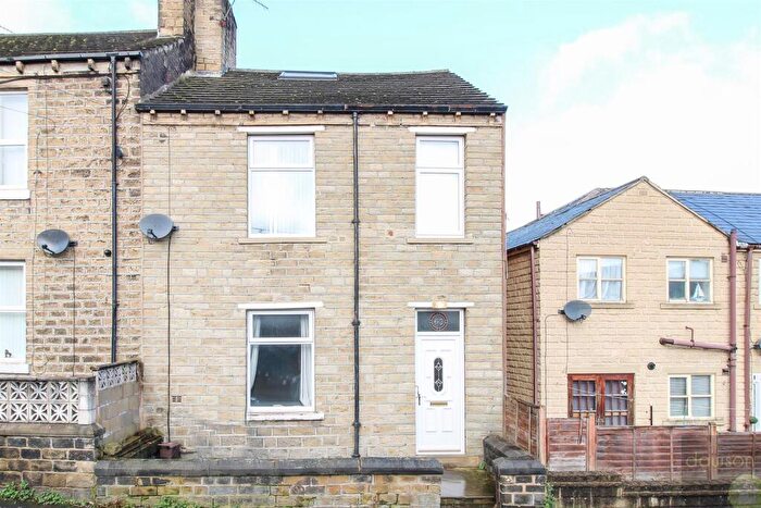 4 Bedroom End Of Terrace House For Sale In Catherine Street, Elland, HX5