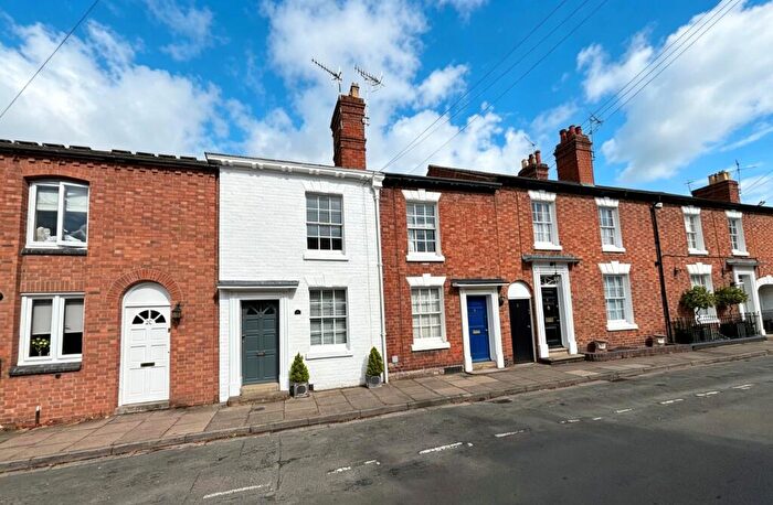 2 Bedroom House To Rent In College Street, Stratford-upon-Avon, CV37