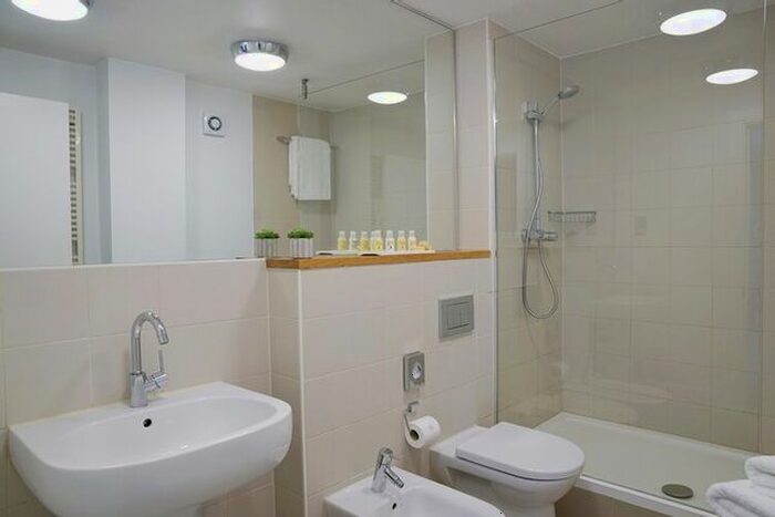 3 Bedroom Flat To Rent In Kensington High Street, London, W8