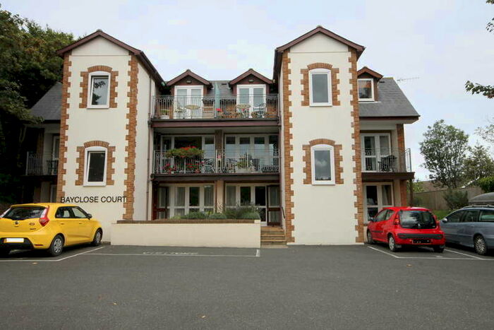 1 Bedroom Flat To Rent In Bayclose Court, Freshwater Bay, PO40