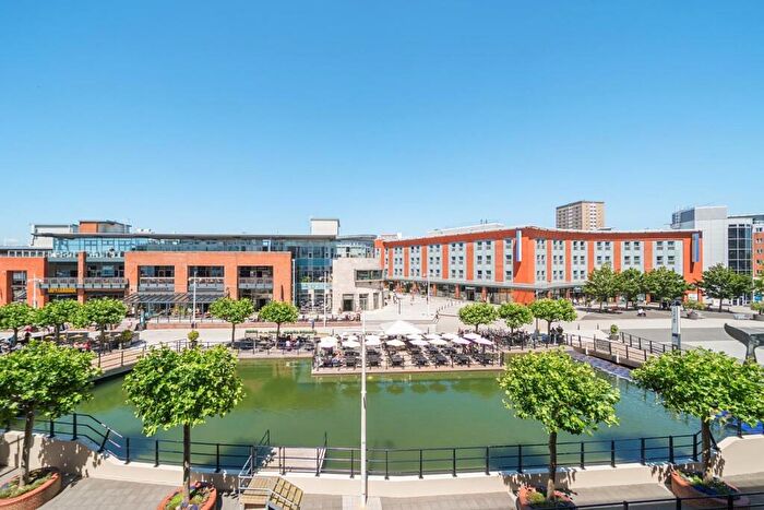 1 Bedroom Flat For Sale In The Canalside, Gunwharf Quays, Portsmouth, PO1