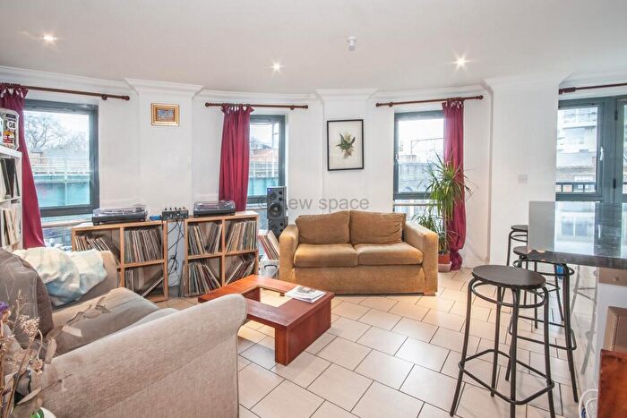3 Bedroom Flat To Rent In Ment House, Mentmore Terrace, London Fields, E8