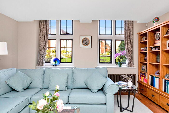 2 Bedroom Flat For Sale In King Edward Vii Apartments, Kings Drive, Midhurst, GU29