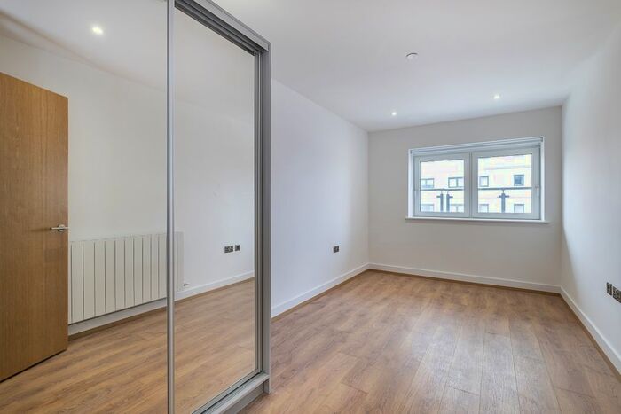 1 Bedroom Flat To Rent In Woolwich Church Street, Woolwich, SE18