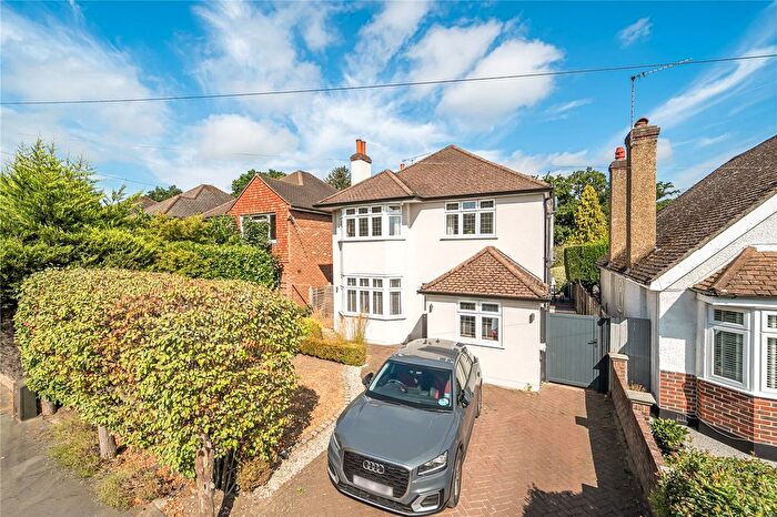 4 Bedroom Detached House For Sale In Woodlands Avenue, West Byfleet, KT14
