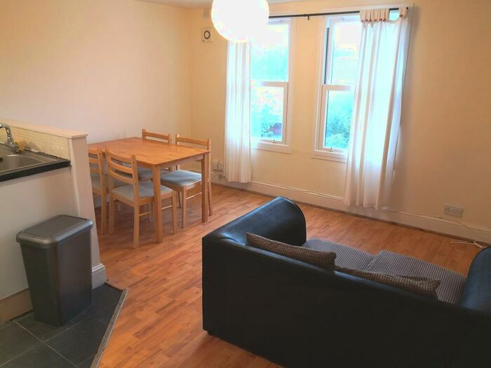 2 Bedroom Apartment To Rent In Hampshire Terrace, Southsea, PO1