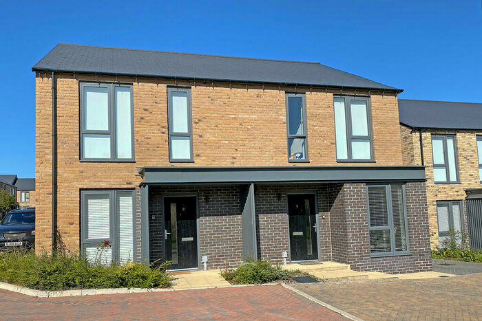 3 Bedroom Semi-Detached House To Rent In Thruscross Close, Harrogate, HG3