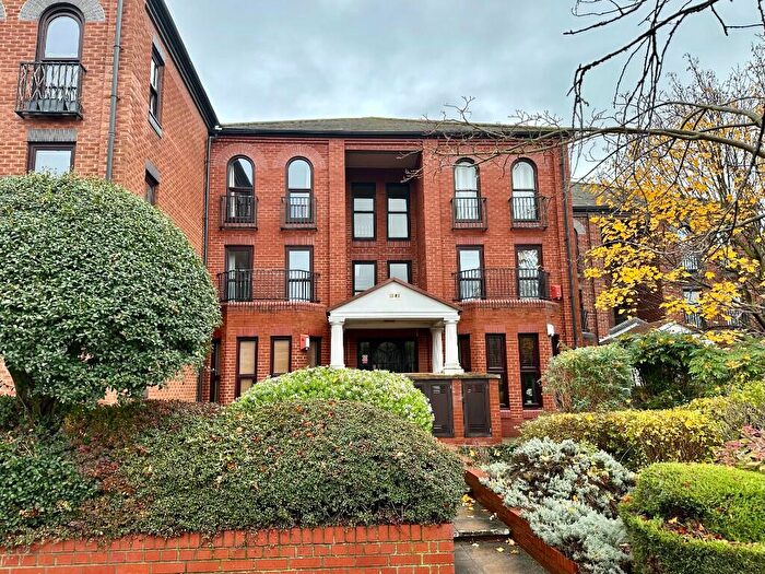 2 Bedroom Apartment To Rent In Marks Court, Southend-On-Sea, Essex, SS1