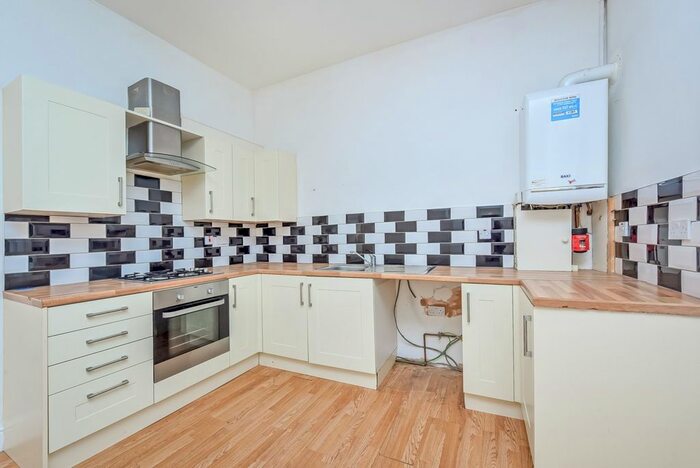 2 Bedroom Flat To Rent In Eltham Road, London, Greater London, SE12