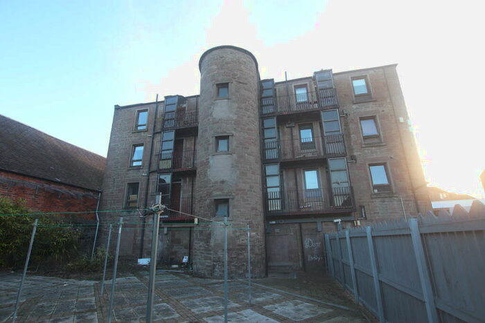 2 Bedroom Flat To Rent In Whalers Close, Stobswell, DD4
