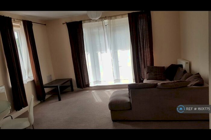 2 Bedroom Flat To Rent In Sinclair Drive, Basingstoke, RG21