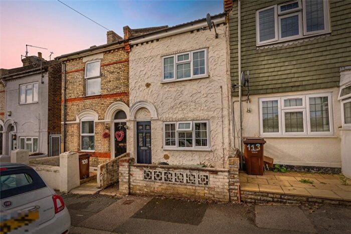 3 Bedroom Terraced House For Sale In Kitchener Road, Rochester, Kent, ME2