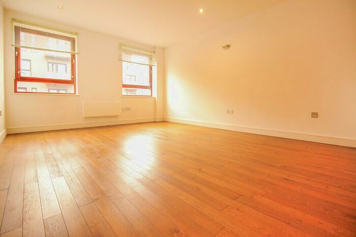 2 Bedroom Flat To Rent In Coombe Road, New Malden, KT3