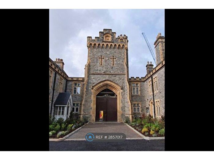 2 Bedroom Flat To Rent In Gate House, Portsmouth, PO3