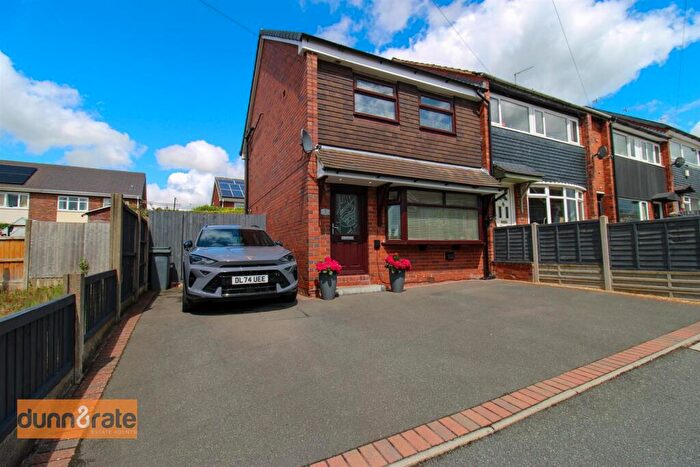3 Bedroom Town House For Sale In Cotswold Crescent, Milton, Stoke-On-Trent, ST2