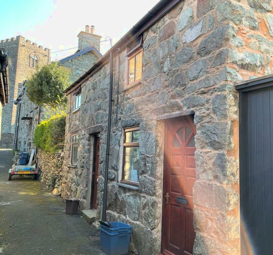 2 Bedroom Cottage For Sale In & Ty Cefn, Lombard Street, Dolgellau, LL40