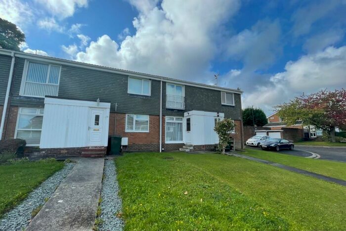 2 Bedroom Apartment To Rent In Farn Court, Newcastle Upon Tyne, NE3