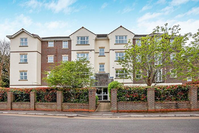 2 Bedroom Apartment For Sale In Abbotsmead Place, Caversham, RG4