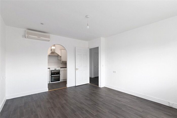 2 Bedroom Flat To Rent In Doulton Place, Macmillan Way, London, SW17