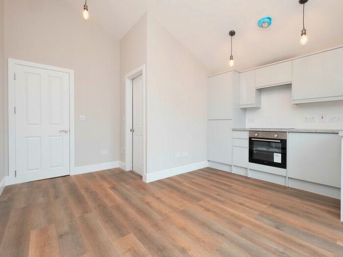 1 Bedroom Flat To Rent In Stanger Road, South Norwood, SE25