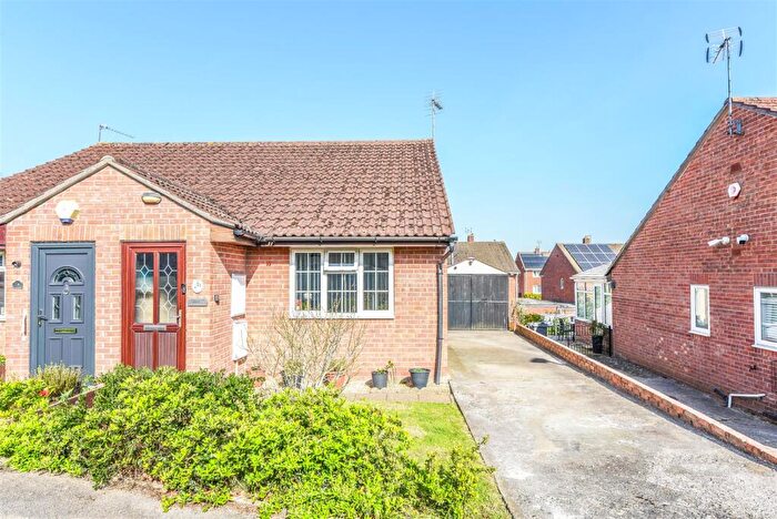 2 Bedroom Semi-Detached Bungalow For Sale In Shutehay Drive, Cam, GL11