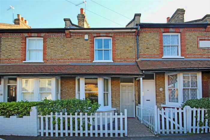2 Bedroom Property To Rent In Sunnyside Road, Teddington TW11