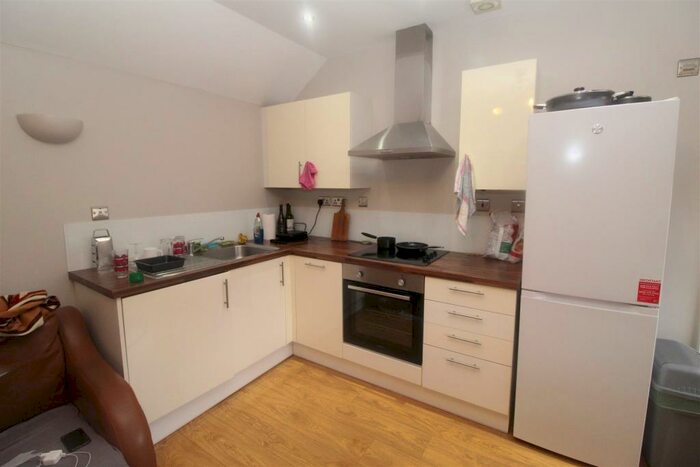 1 Bedroom Flat To Rent In Monthermer Road, Cathays, Cardiff, CF24