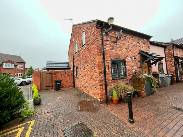 2 Bedroom Mews To Rent In Highgrove Mews, Boleyn Park, Wilmslow, SK9