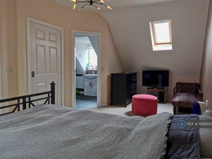 3 Bedroom End Of Terrace House To Rent In Valley View, Newcastle-Under-Lyme, ST5