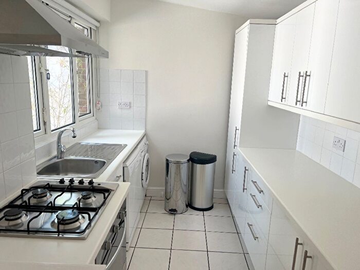 1 Bedroom Flat To Rent In Corporation Street, Islington, N7