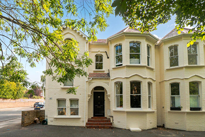 2 Bedroom Apartment For Sale In Kidbrooke Park Road, London, SE3