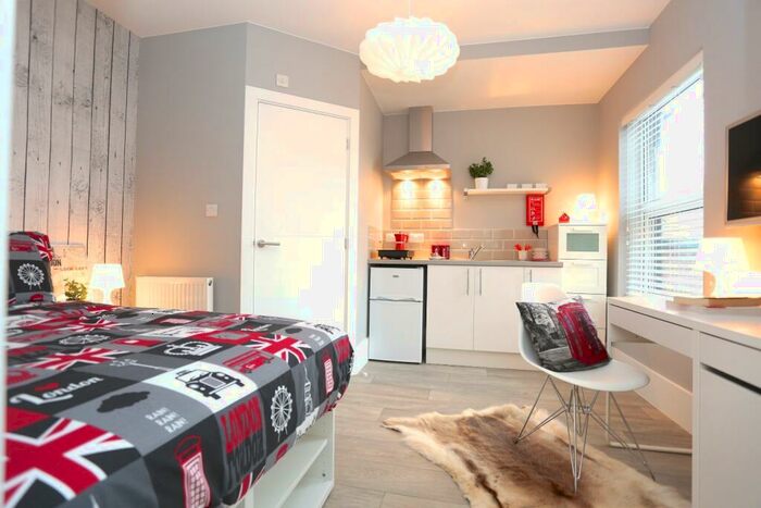 Studio To Rent In Tavistock Street, Luton, Bedfordshire, LU1