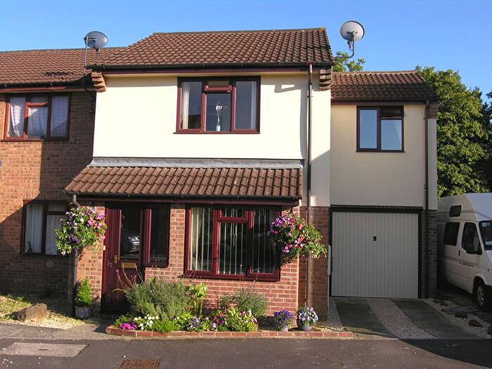 3 Bedroom End Of Terrace House To Rent In Vale View Gardens, Wincanton, BA9