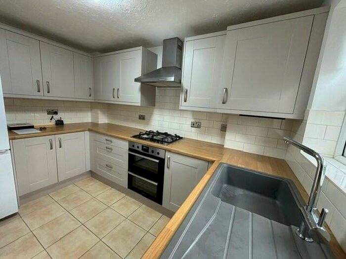 3 Bedroom Semi-Detached House To Rent In Wades Grove, IP5