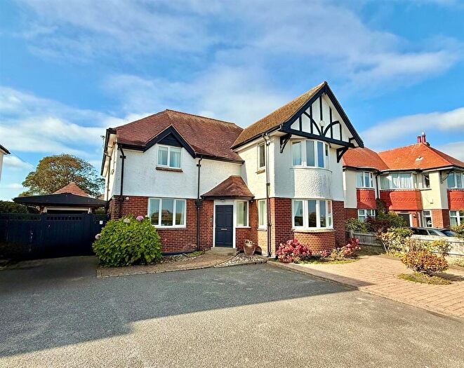 6 Bedroom Detached House For Sale In Marine Crescent, Great Yarmouth, NR30