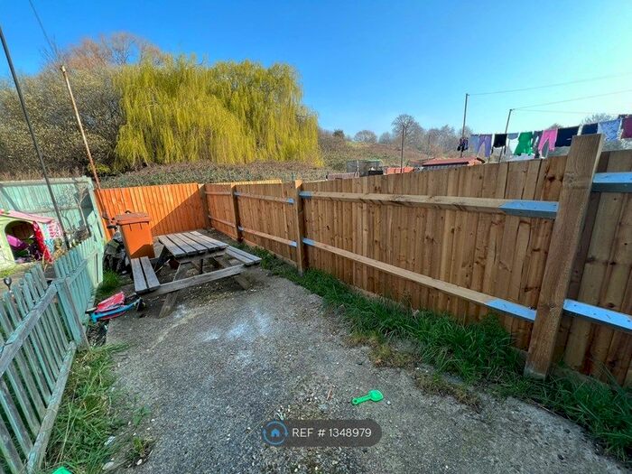 2 Bedroom Flat To Rent In Riverdale Road, Erith, DA8