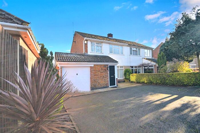 3 Bedroom House To Rent In Windmill Avenue, Kettering, NN15