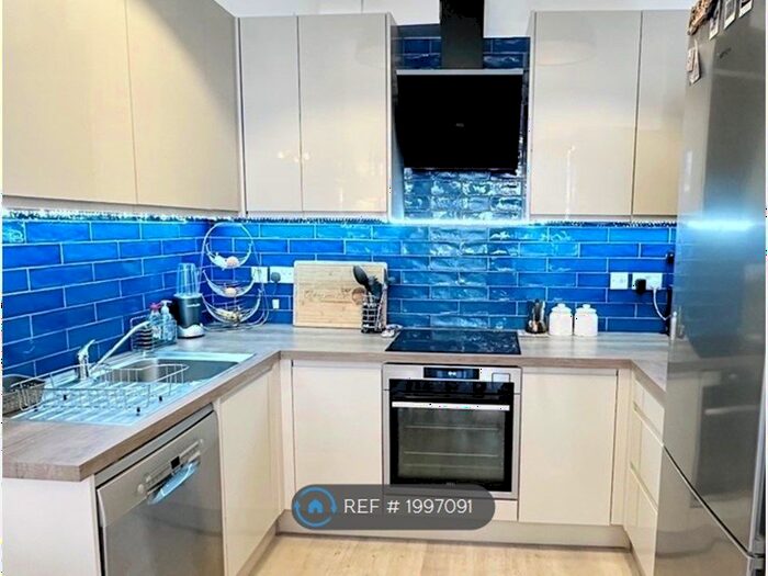 2 Bedroom Flat To Rent In Stonor Road, London, W14