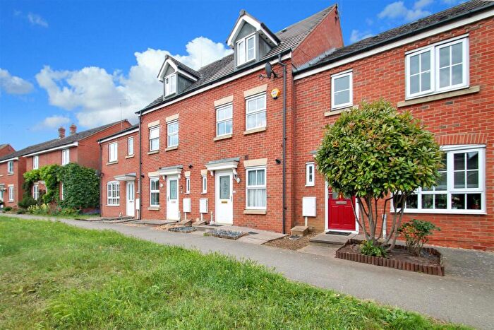 3 Bedroom Town House For Sale In Midland Road, Thrapston, NN14