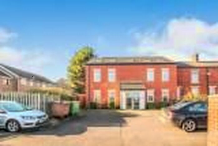 2 Bedroom Flat To Rent In Roxborough Court, Brookdale Avenue, Wakefield, WF5