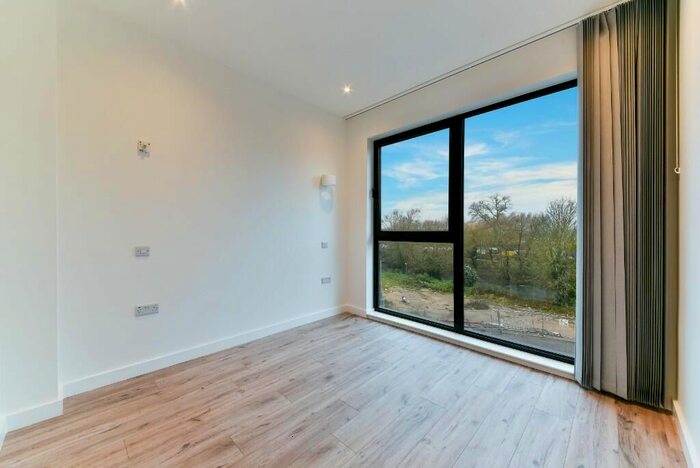 2 Bedroom Flat To Rent In Papermill House, Oxford Road, Uxbridge, Greater London, UB8