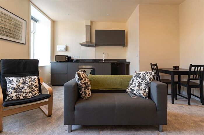 2 Bedroom Apartment To Rent In Chancery Lane, Huddersfield, HD1