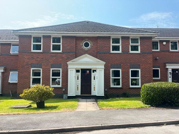 2 Bedroom Flat To Rent In Peacock Court, Yeadon, Leeds, LS19