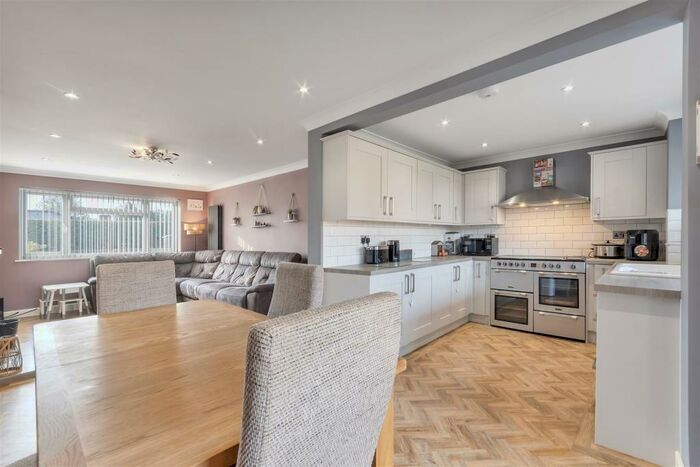 3 Bedroom Semi-Detached House For Sale In Oaklands Road, Chirk Bank, Wrexham, LL14