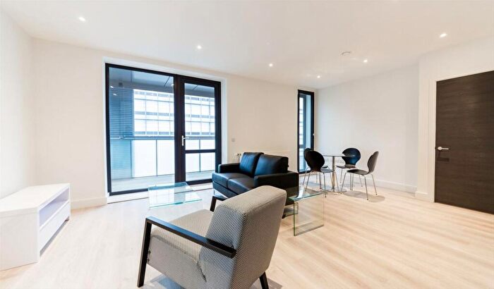 1 Bedroom Flat For Sale In Deauville Close, London, E14