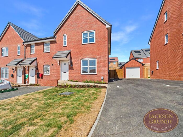3 Bedroom End Of Terrace House To Rent In Lilac Way, Overstone, NN6
